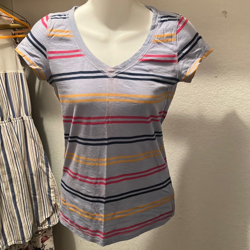 3/$15 “SO” Double Stitched Sm Sleeve Woman’s Tee Shirt Hip Length Size